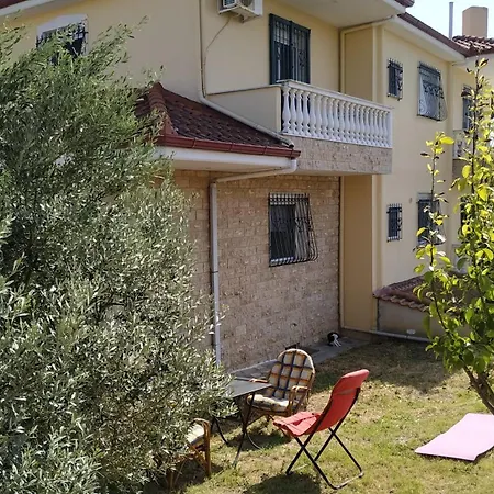 The With The Aromatic Herbs Villa *