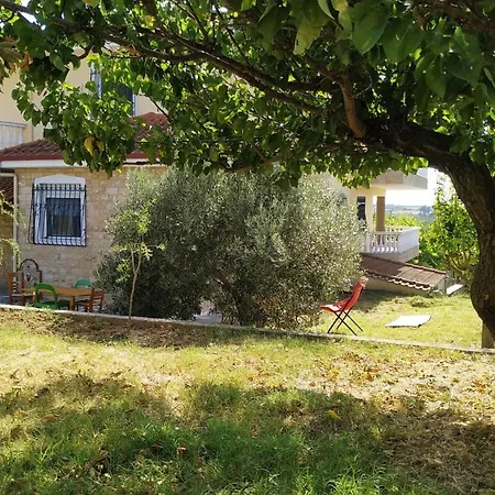 Villa The With The Aromatic Herbs Agía Triás